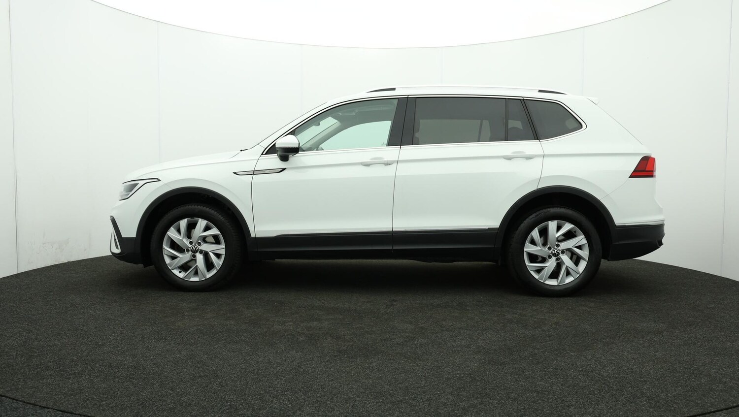 Used Volkswagen Tiguan Allspace 2023 for sale - 76167119: Photo 72