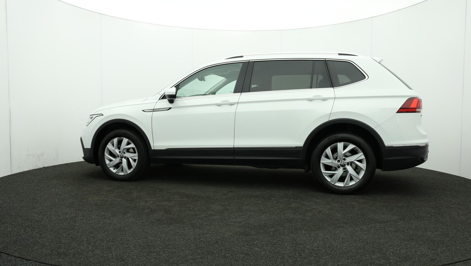 Used Volkswagen Tiguan Allspace 2023 for sale - 76167119: Photo 74