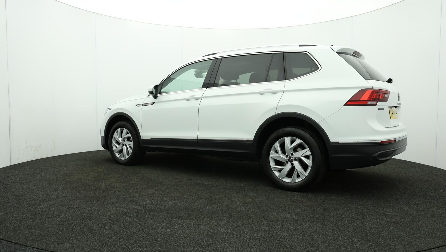 Used Volkswagen Tiguan Allspace 2023 for sale - 76167119: Photo 77