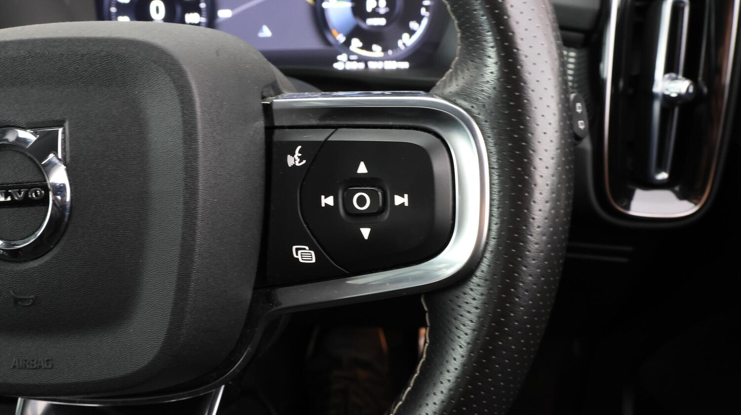 Used Volvo XC40 2021 for sale - 76620048: Photo 26