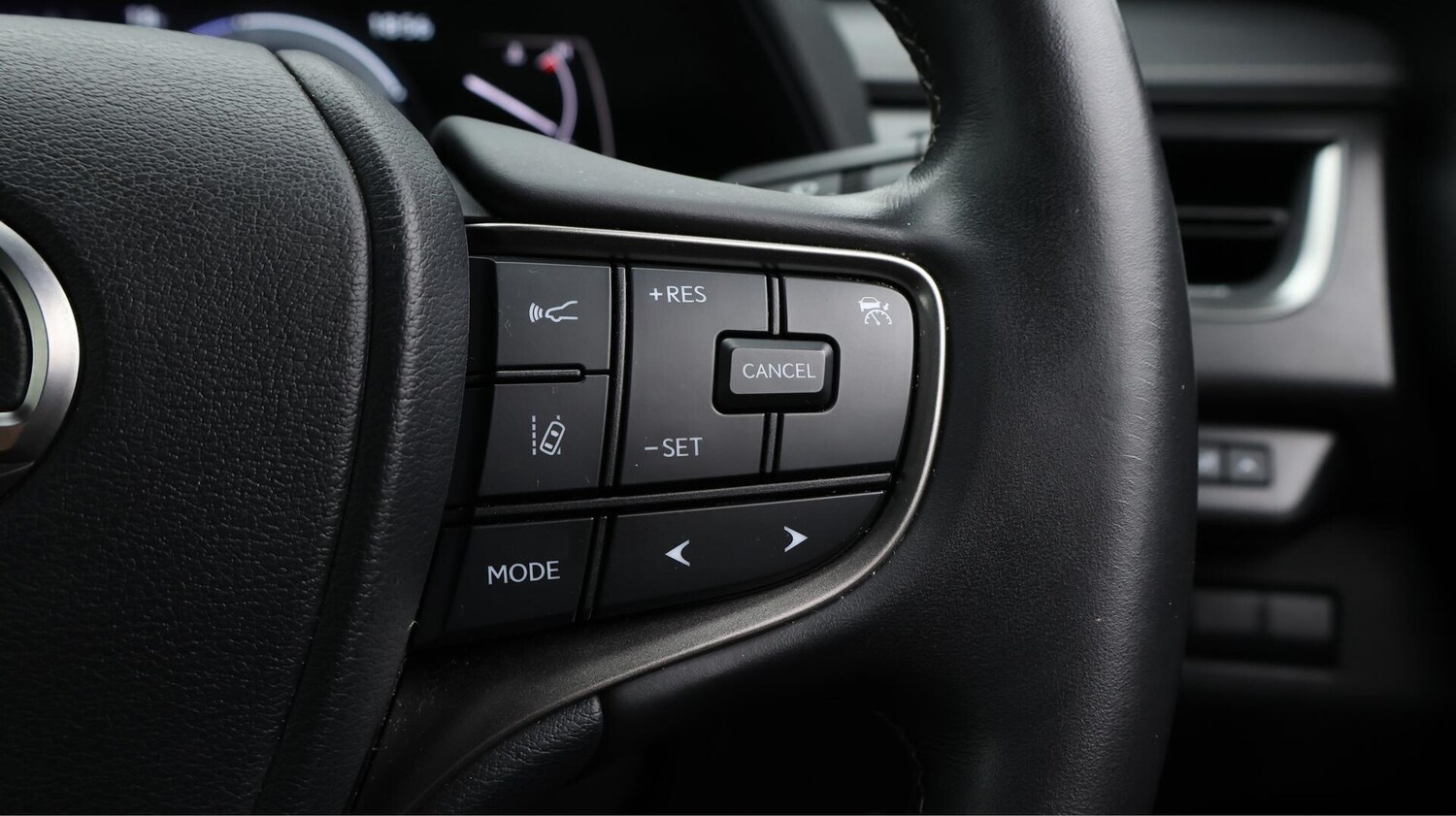 Used Lexus UX 2022 for sale - 76457846: Photo 26