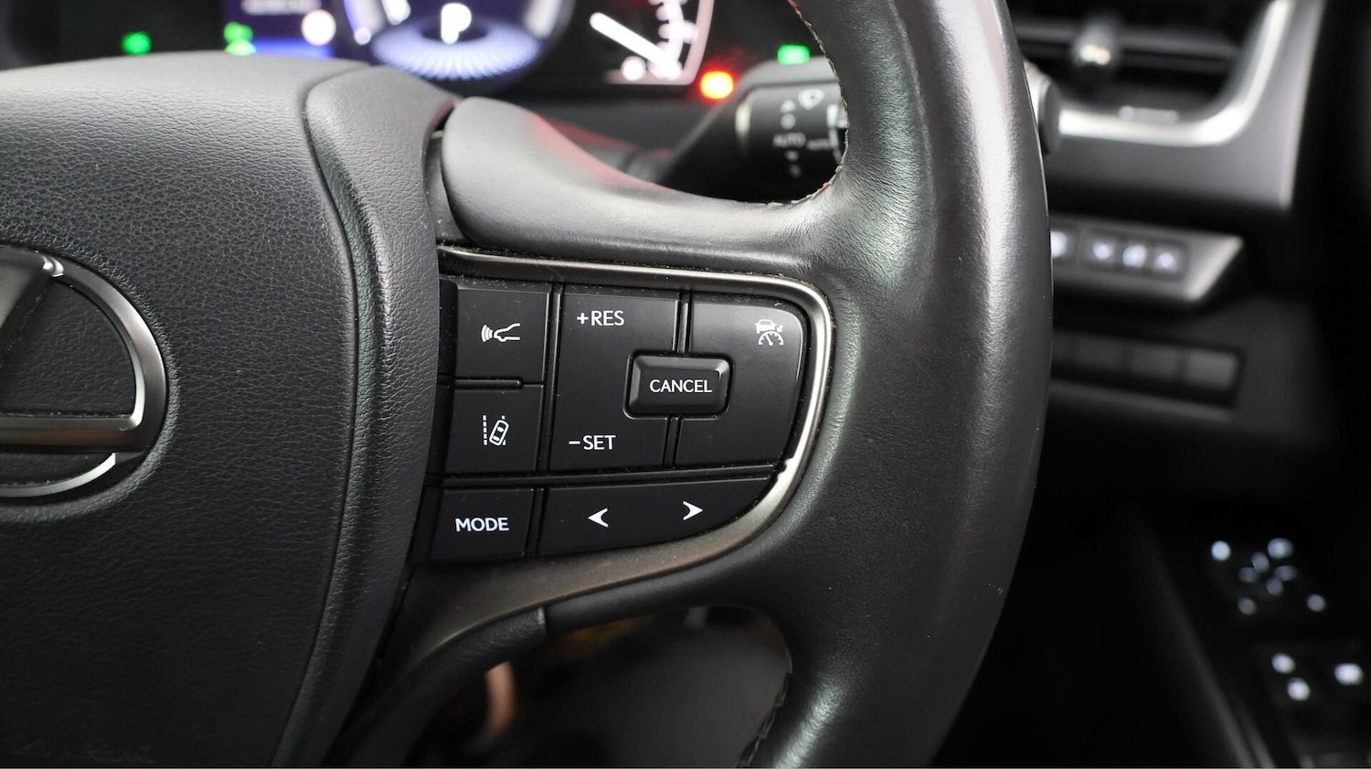 Used Lexus UX 2022 for sale - 76175017: Photo 40