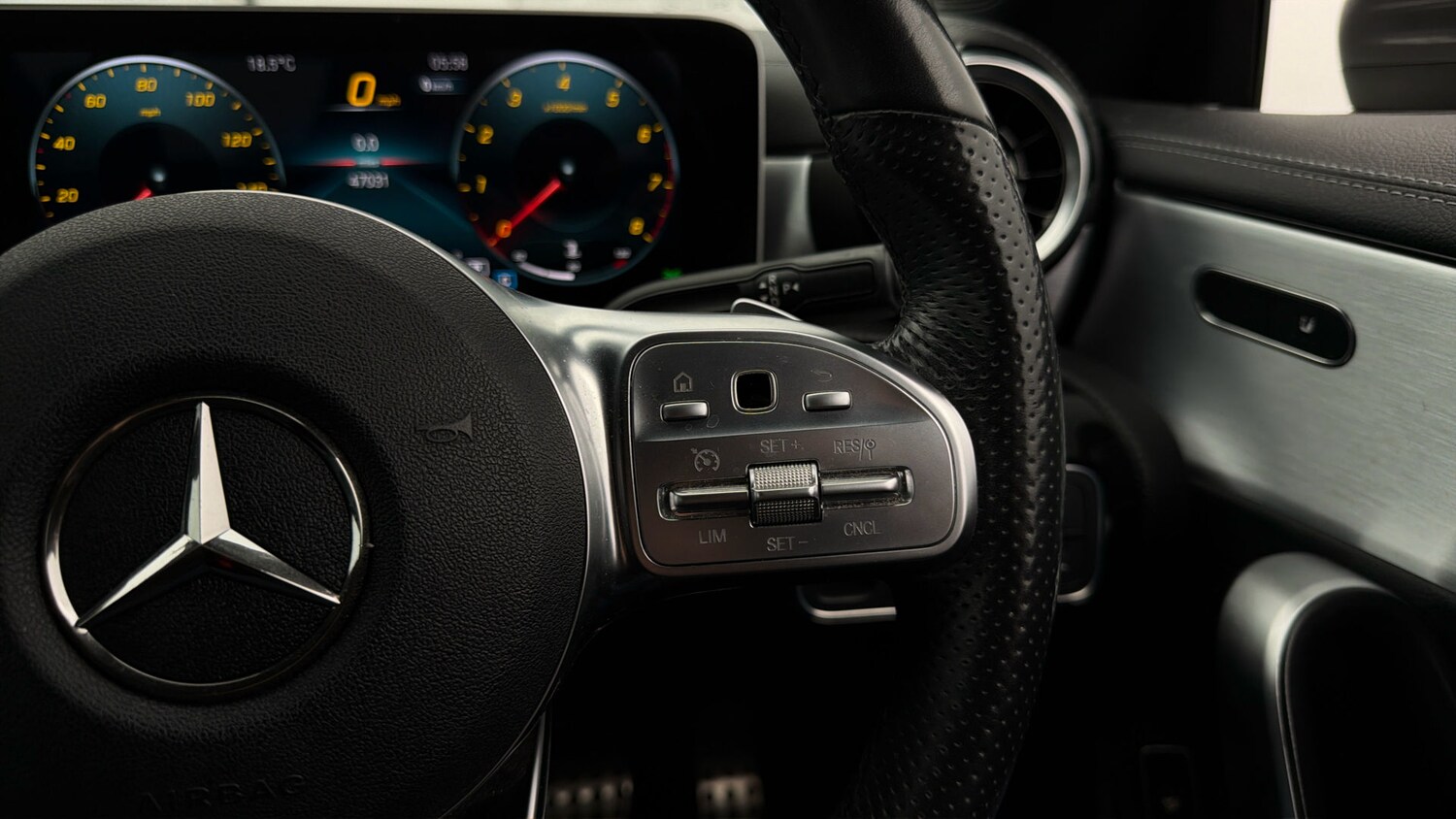 Used Mercedes-Benz CLA 2020 for sale - 77931118: Photo 24