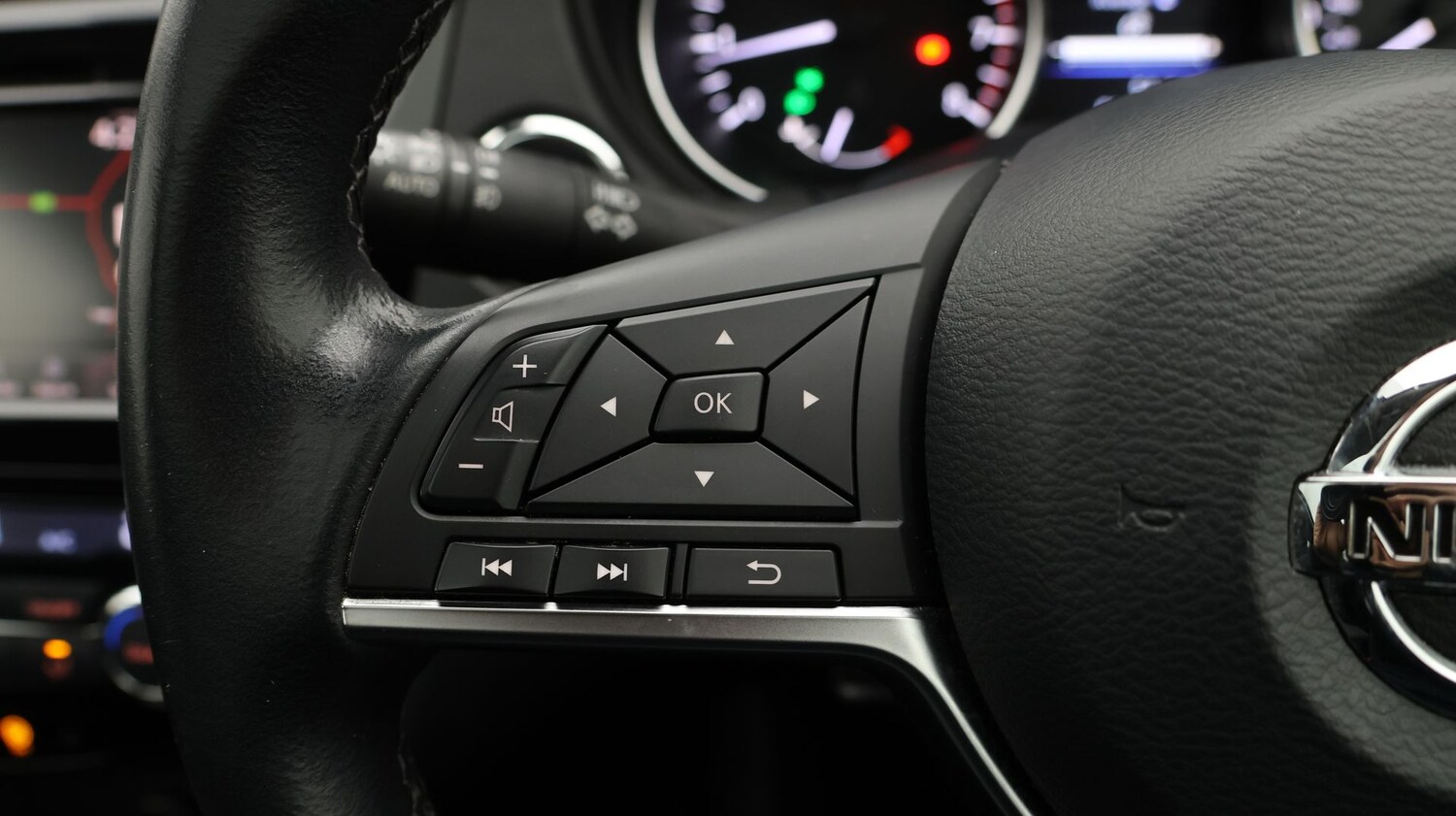 Used Nissan Qashqai for sale - 77364131: Photo 25