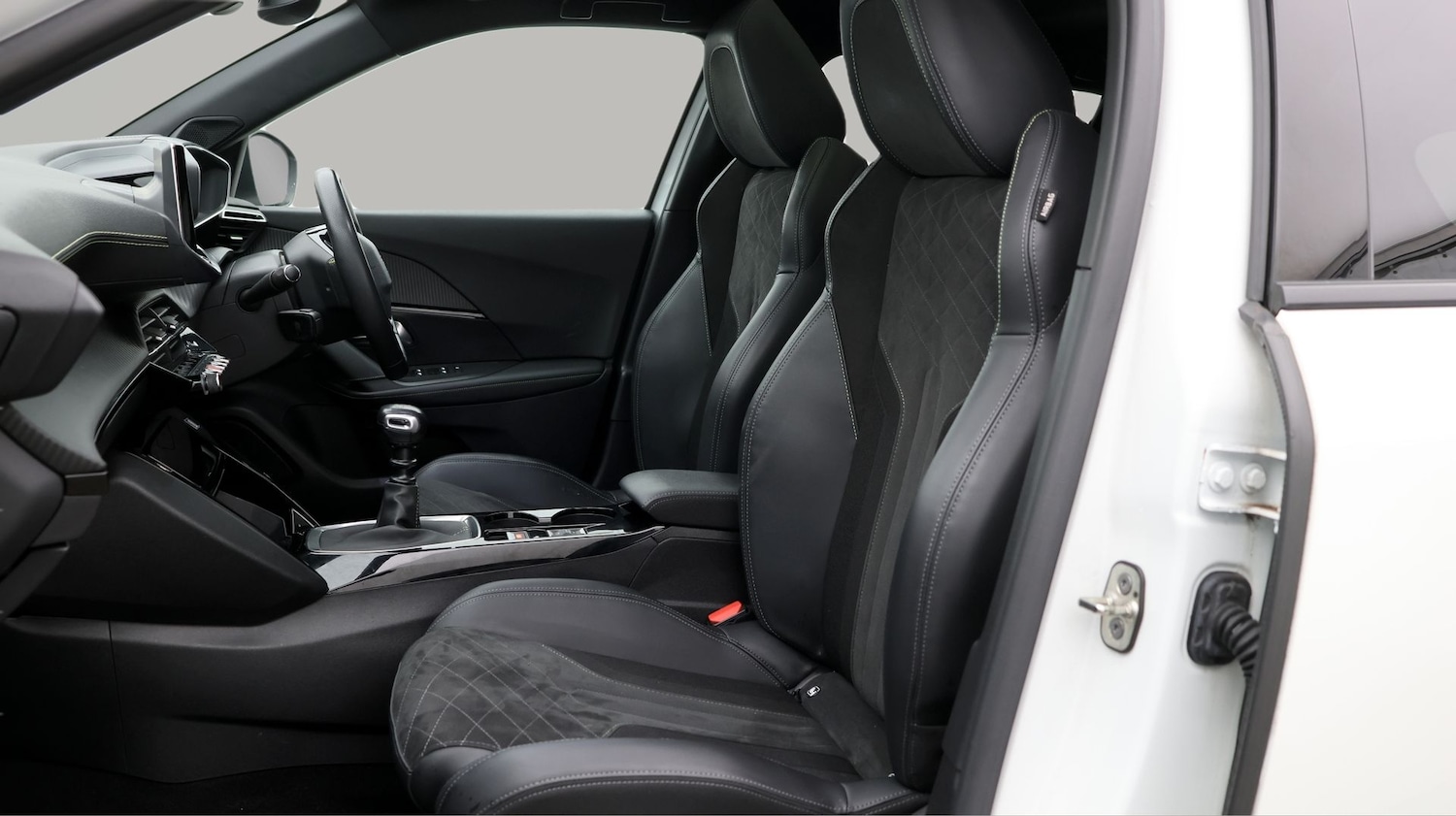 Used Peugeot 2008 2021 for sale - 77270752: Photo 14