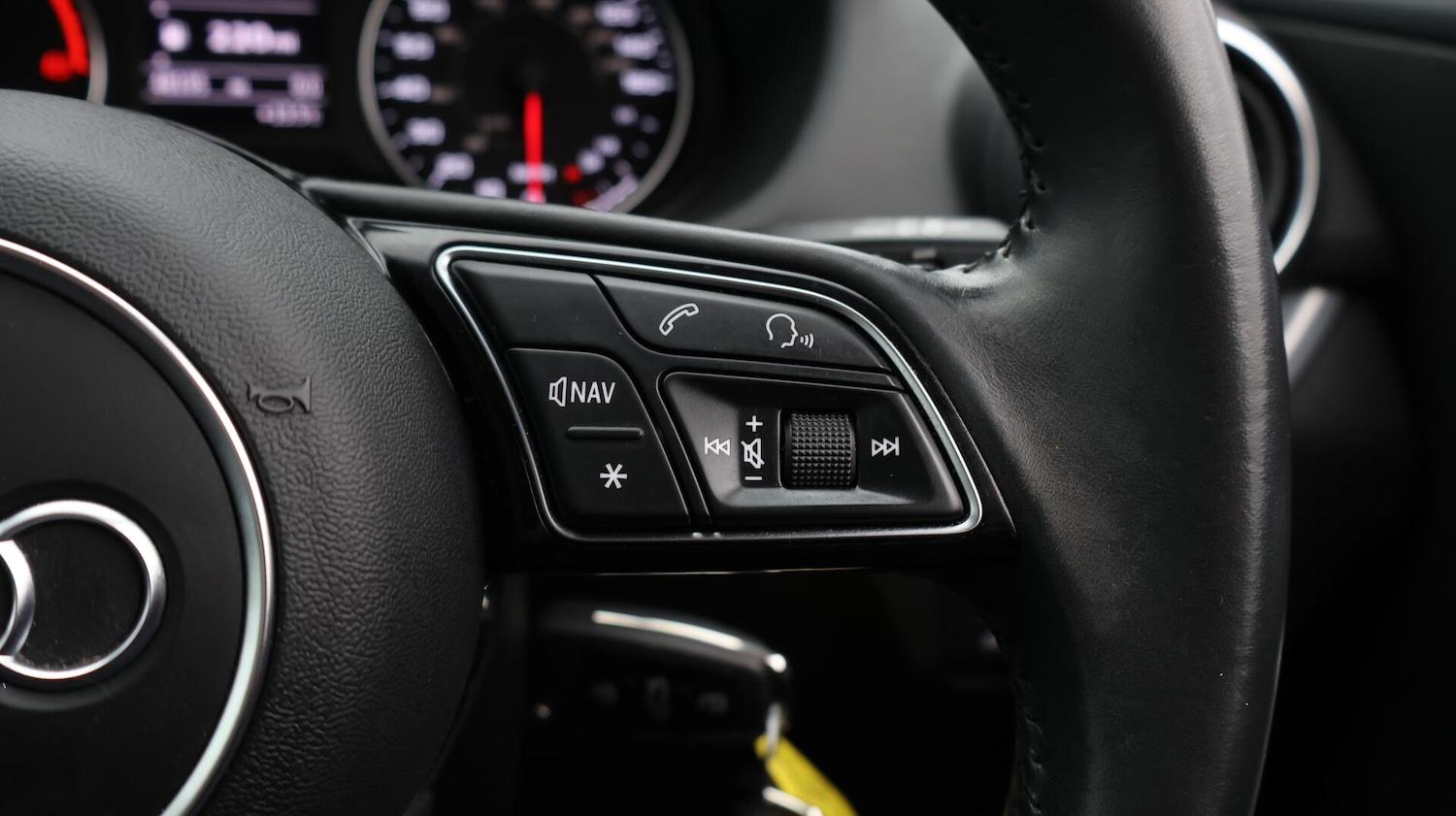 Used Audi Q2 for sale - 76728289: Photo 24