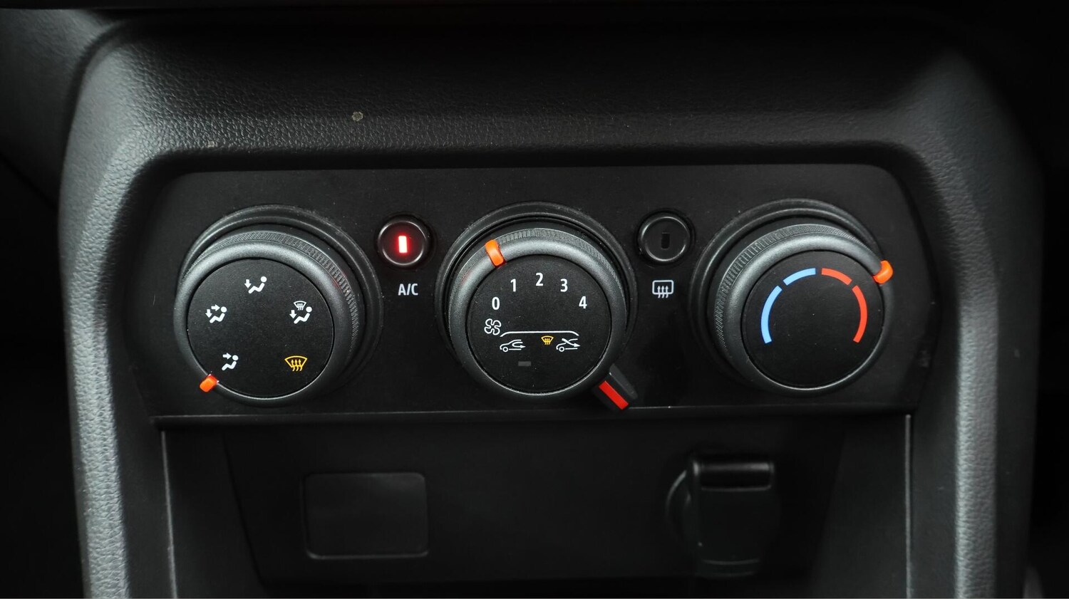 Used Dacia Sandero 2022 for sale - 76432365: Photo 13