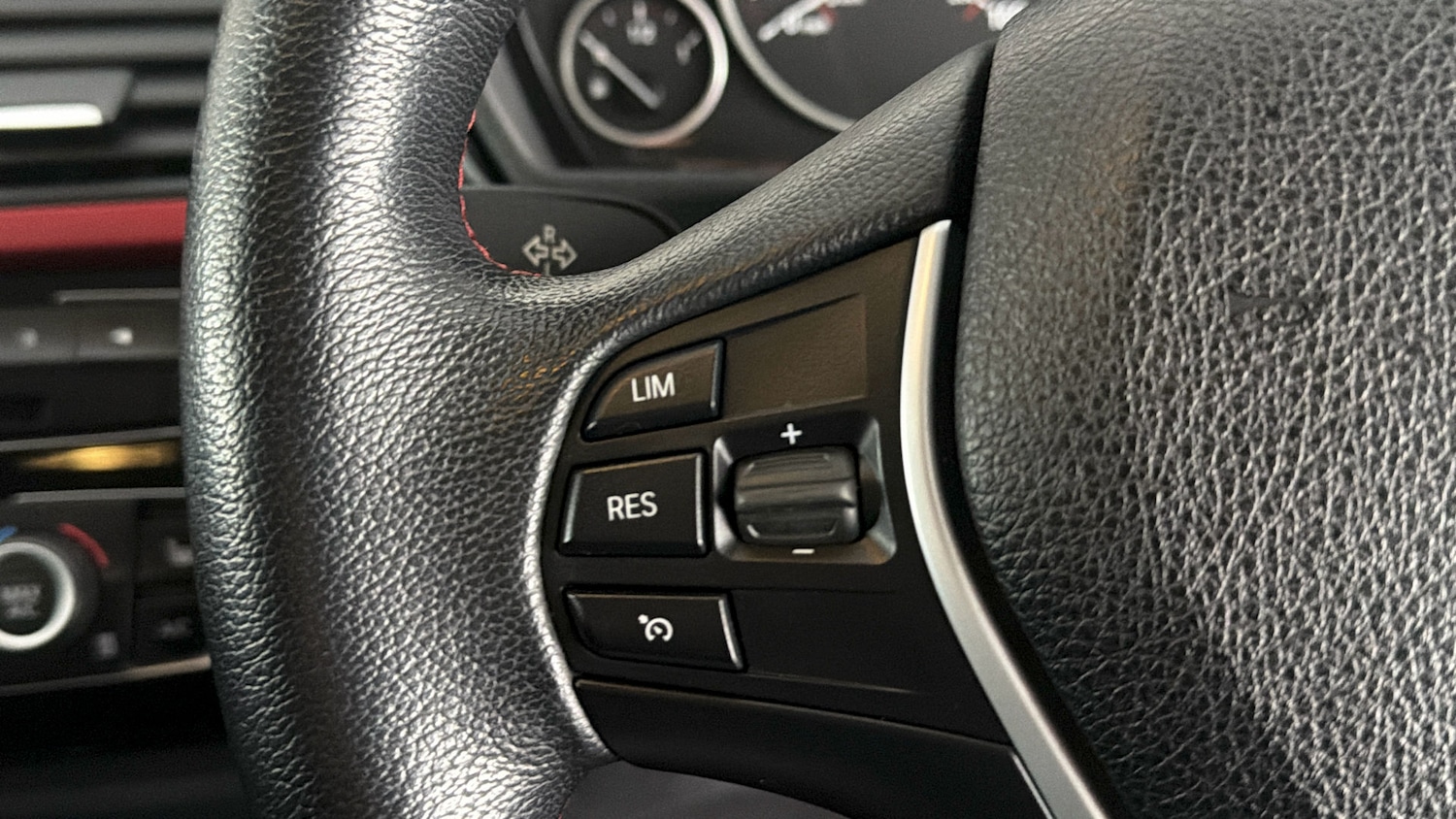 Used BMW 3 Series 2018 for sale - 77873402: Photo 22