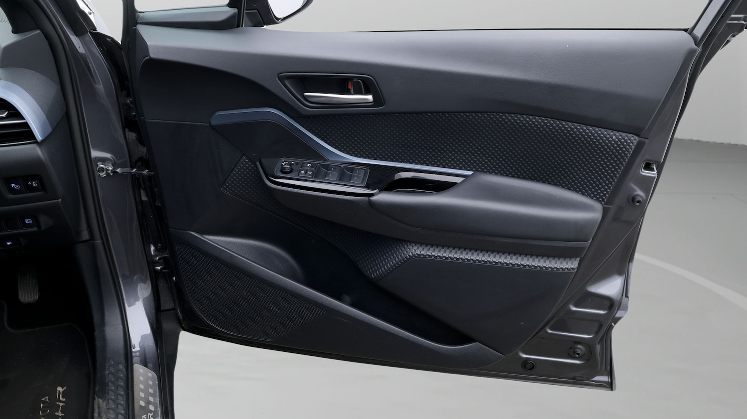 Used Toyota C-HR for sale - 77208141: Photo 15