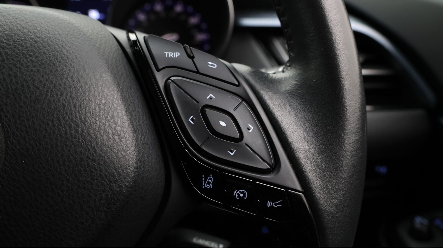 Used Toyota C-HR for sale - 77208141: Photo 24