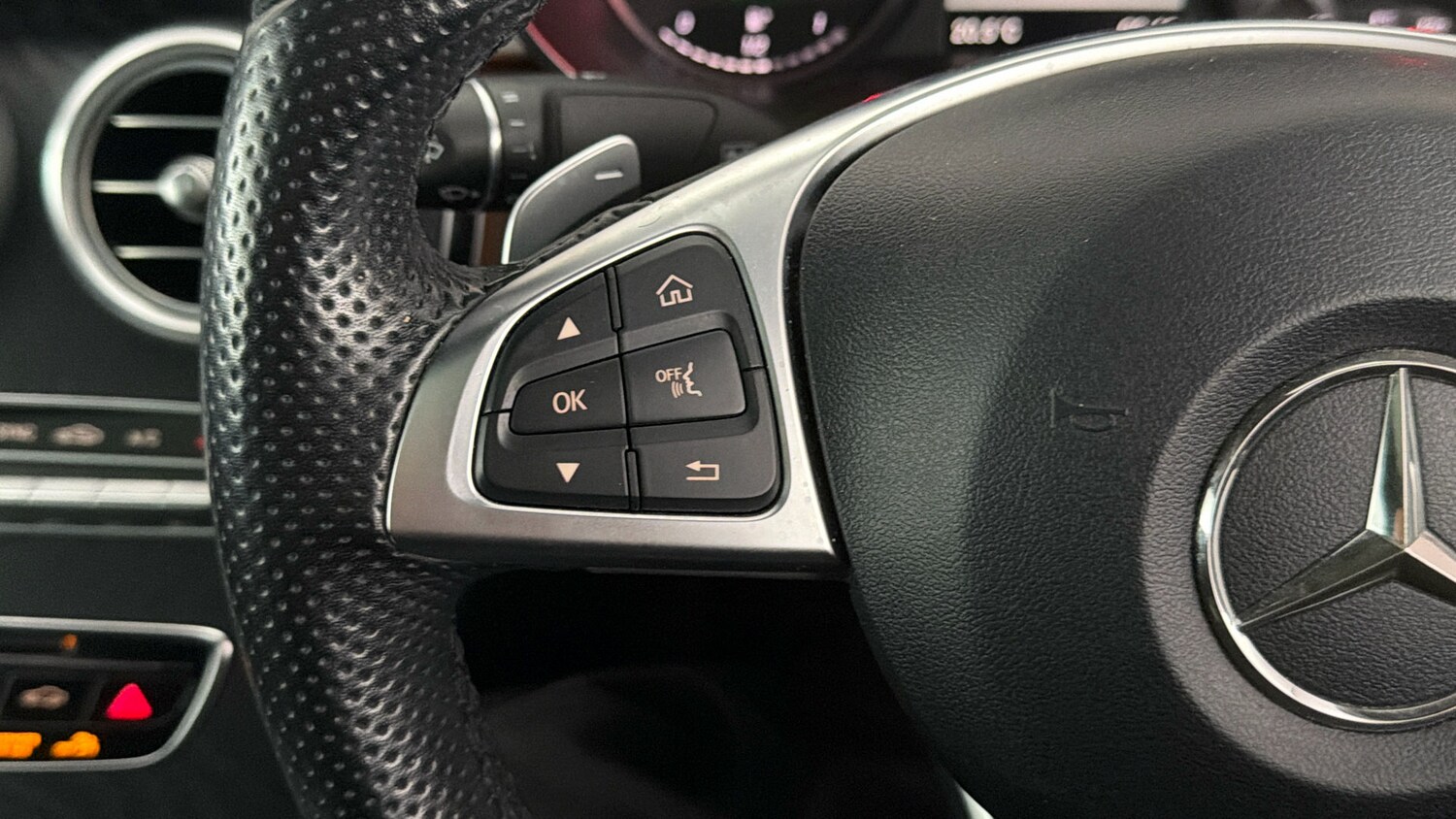 Used Mercedes-Benz C Class 2018 for sale - 77973856: Photo 22