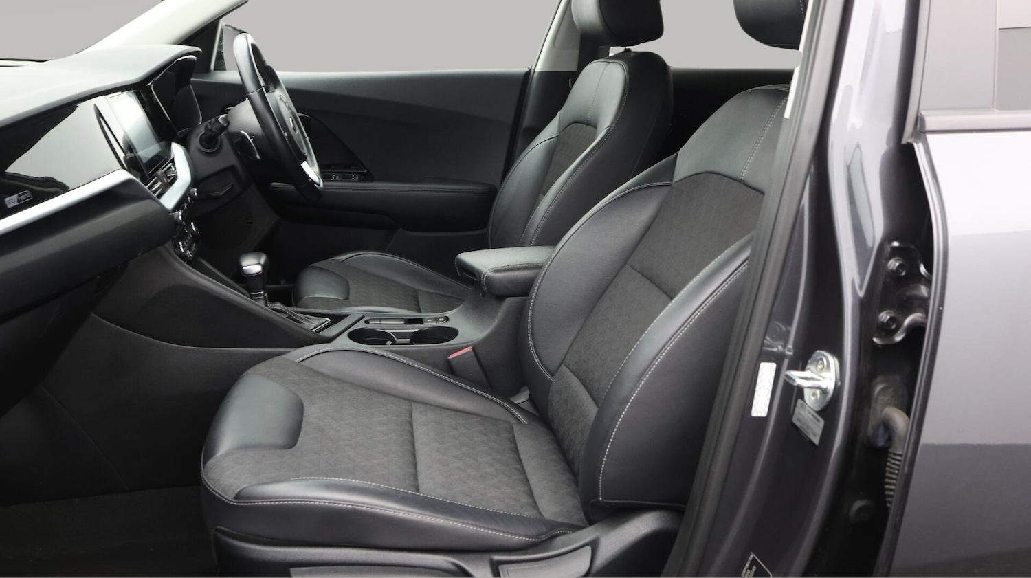 Used Kia Niro 2021 for sale - 76633730: Photo 15