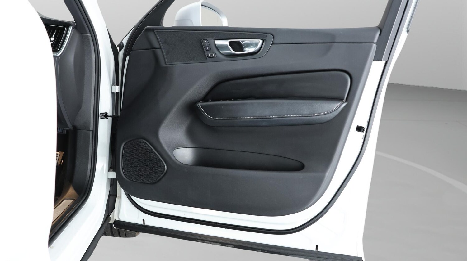 Used Volvo XC60 for sale - 76765355: Photo 16