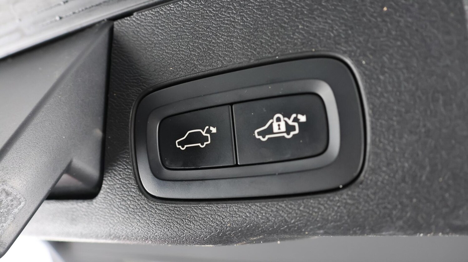 Used Volvo XC60 for sale - 76765355: Photo 24