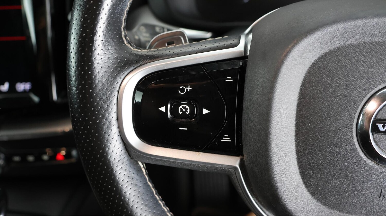 Used Volvo XC60 for sale - 76765355: Photo 25