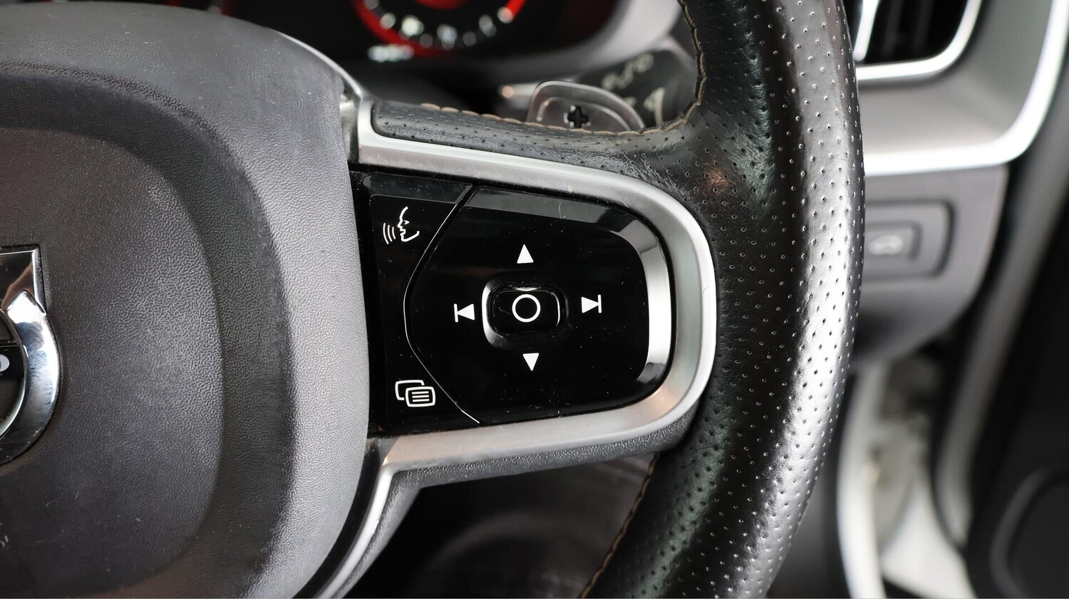 Used Volvo XC60 for sale - 76765355: Photo 26