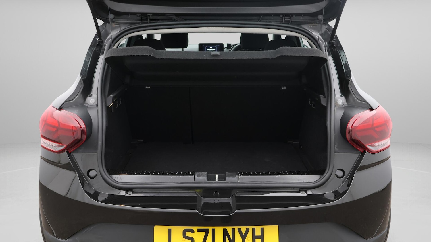 Used Dacia Sandero Stepway 2021 for sale - 76499290: Photo 18