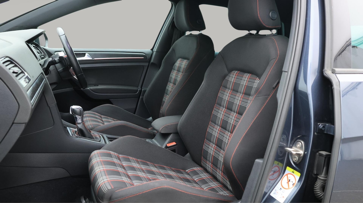 Used Volkswagen Golf 2017 for sale - 76260072: Photo 15