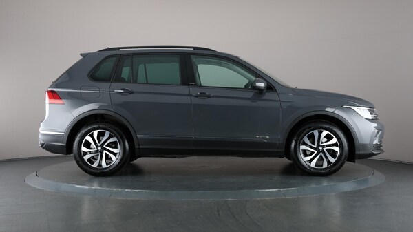 Used Volkswagen Tiguan 2021 for sale - 75990725: Photo 62