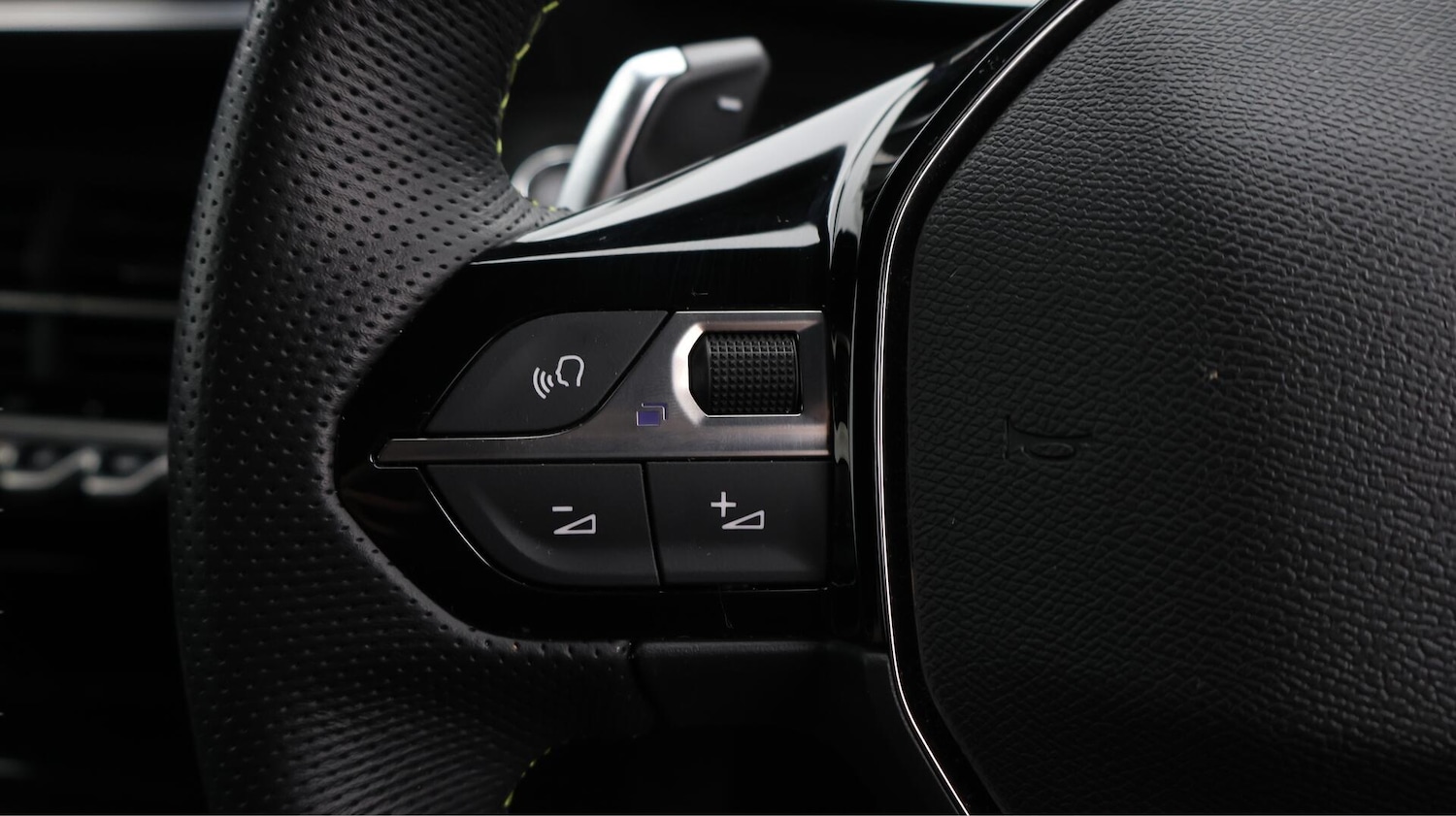 Used Peugeot 2008 2023 for sale - 76771728: Photo 25