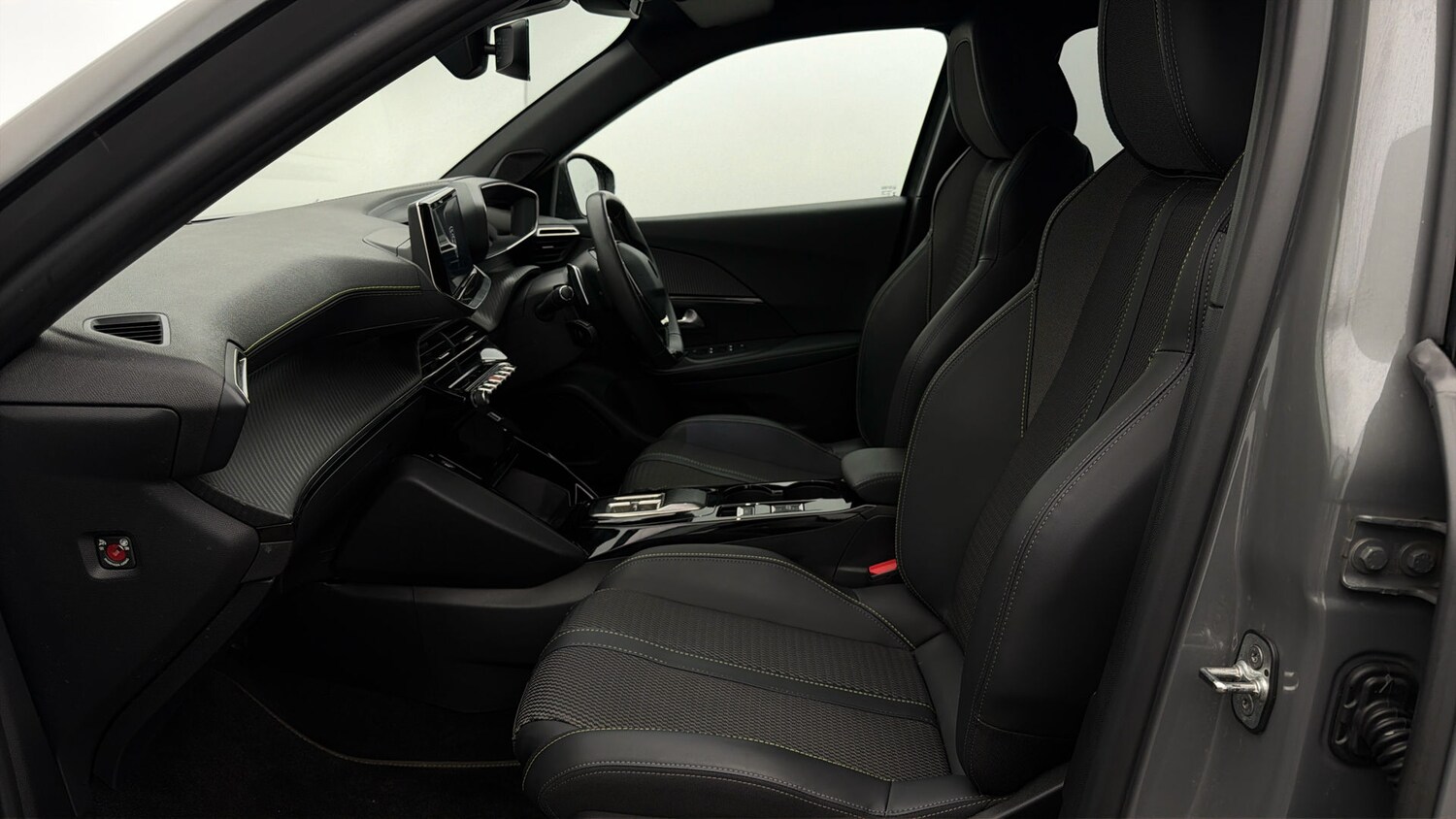 Used Peugeot 2008 2024 for sale - 78052629: Photo 13