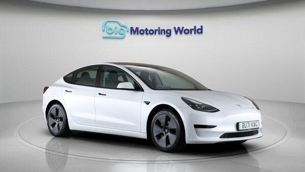 Used Tesla Model 3 2021 for sale - 76226898: Photo 2