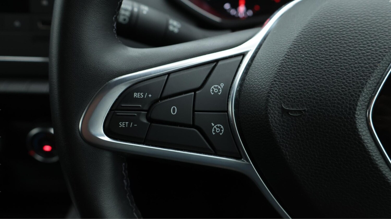 Used Renault Clio 2021 for sale - 76562517: Photo 23