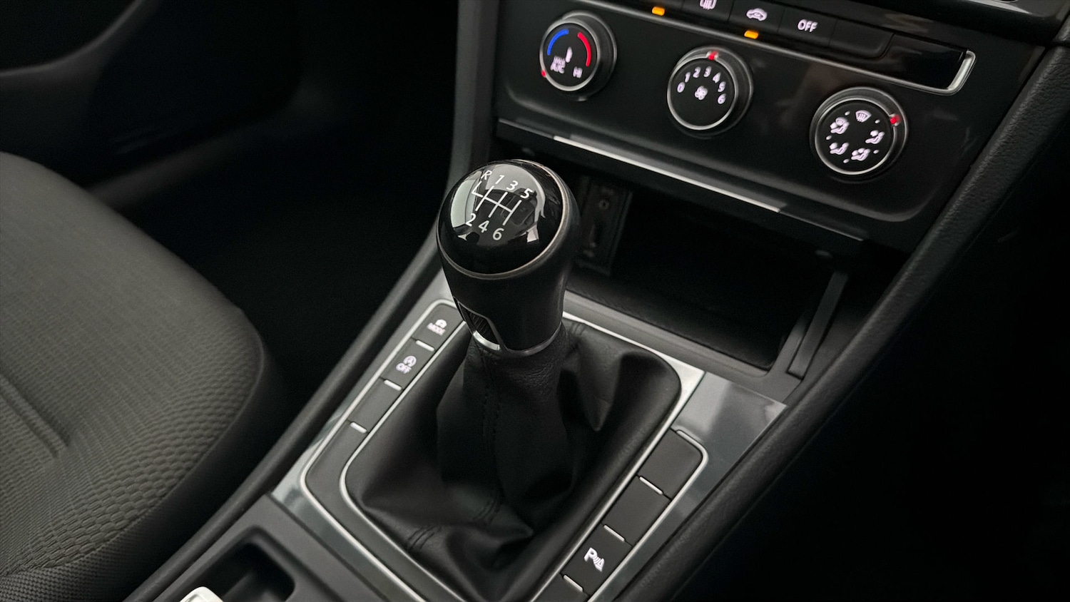 Used Volkswagen Golf 2018 for sale - 77934917: Photo 24