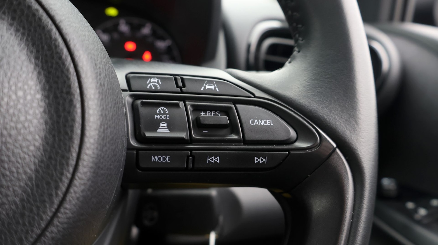 Used Toyota Yaris 2024 for sale - 77523476: Photo 25