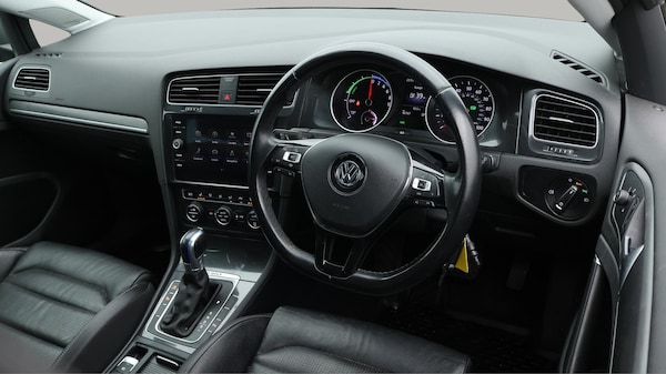 Used Volkswagen Golf 2019 for sale - 76167059: Photo 10
