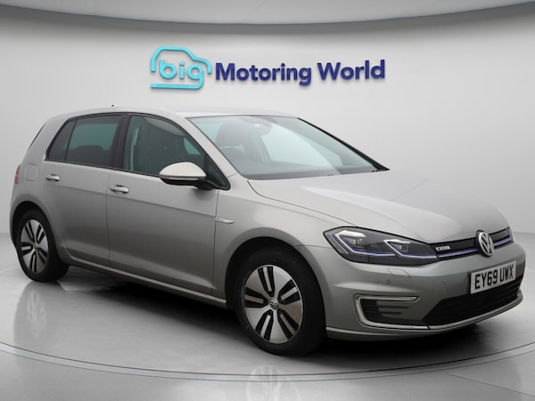 Used Volkswagen Golf 2019 for sale - 76167059: Photo 1