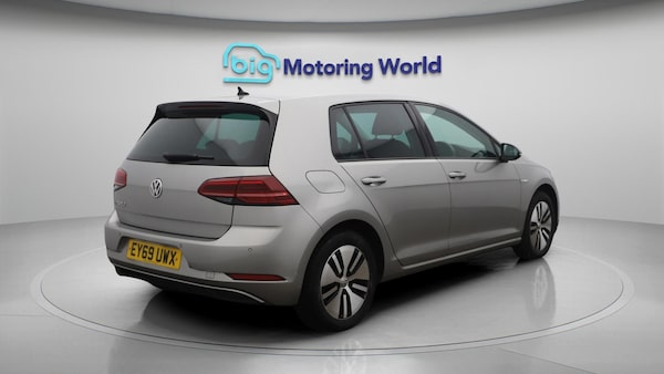 Used Volkswagen Golf 2019 for sale - 76167059: Photo 8