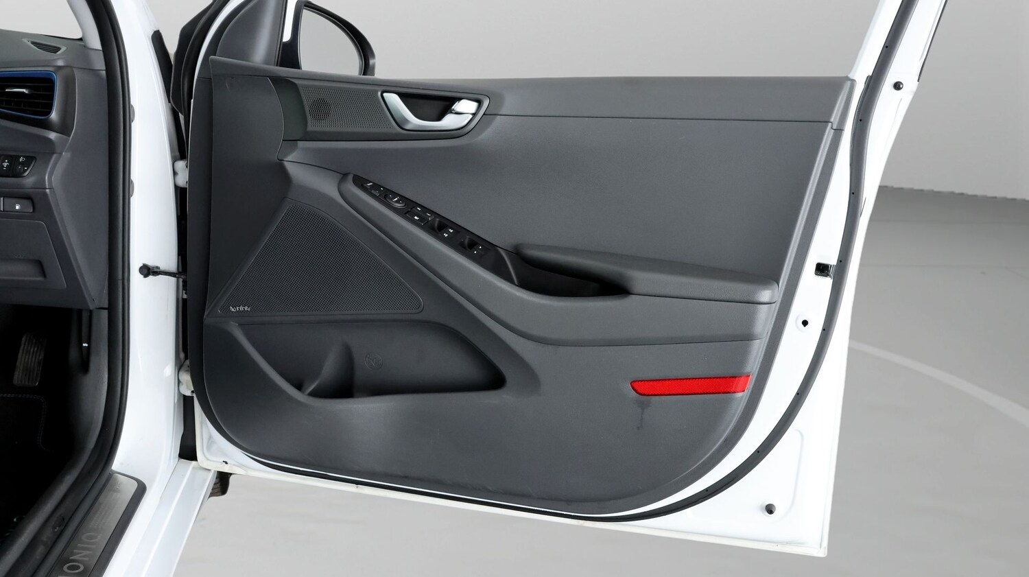 Used Hyundai IONIQ 2018 for sale - 77428356: Photo 15