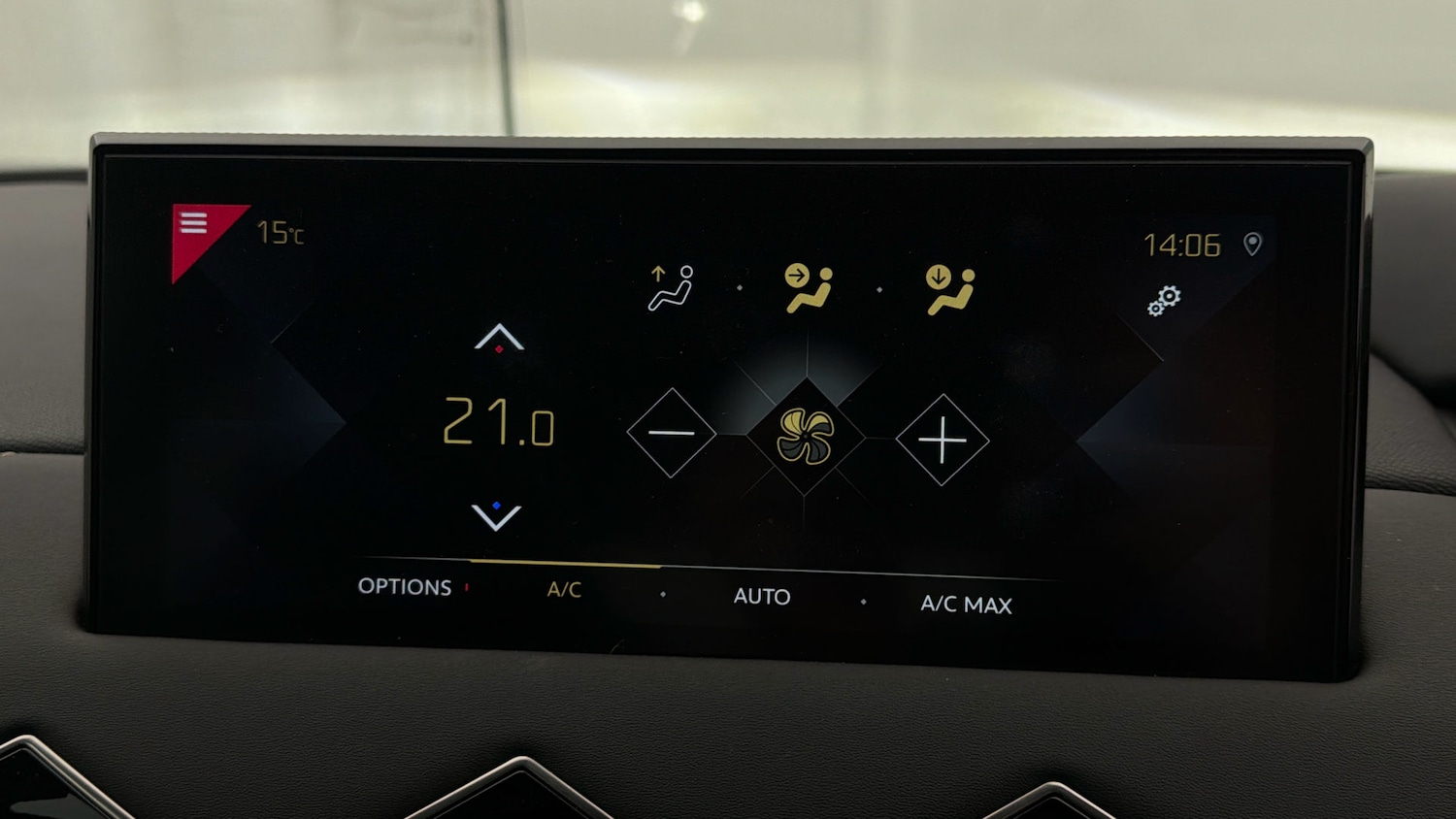 Used DS Automobiles DS 3 Crossback 2023 for sale - 78018143: Photo 11