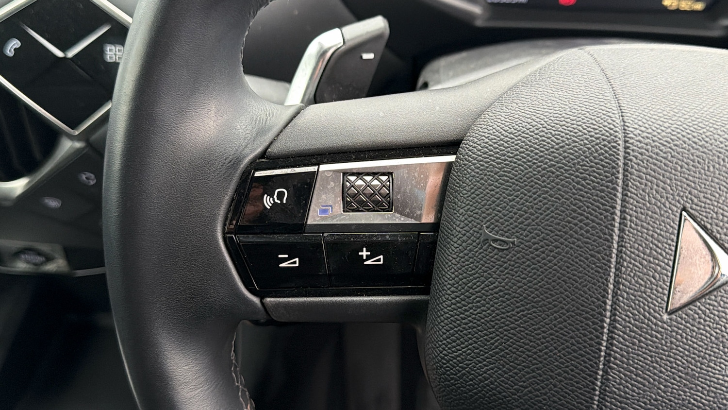 Used DS Automobiles DS 3 Crossback 2023 for sale - 78018143: Photo 23