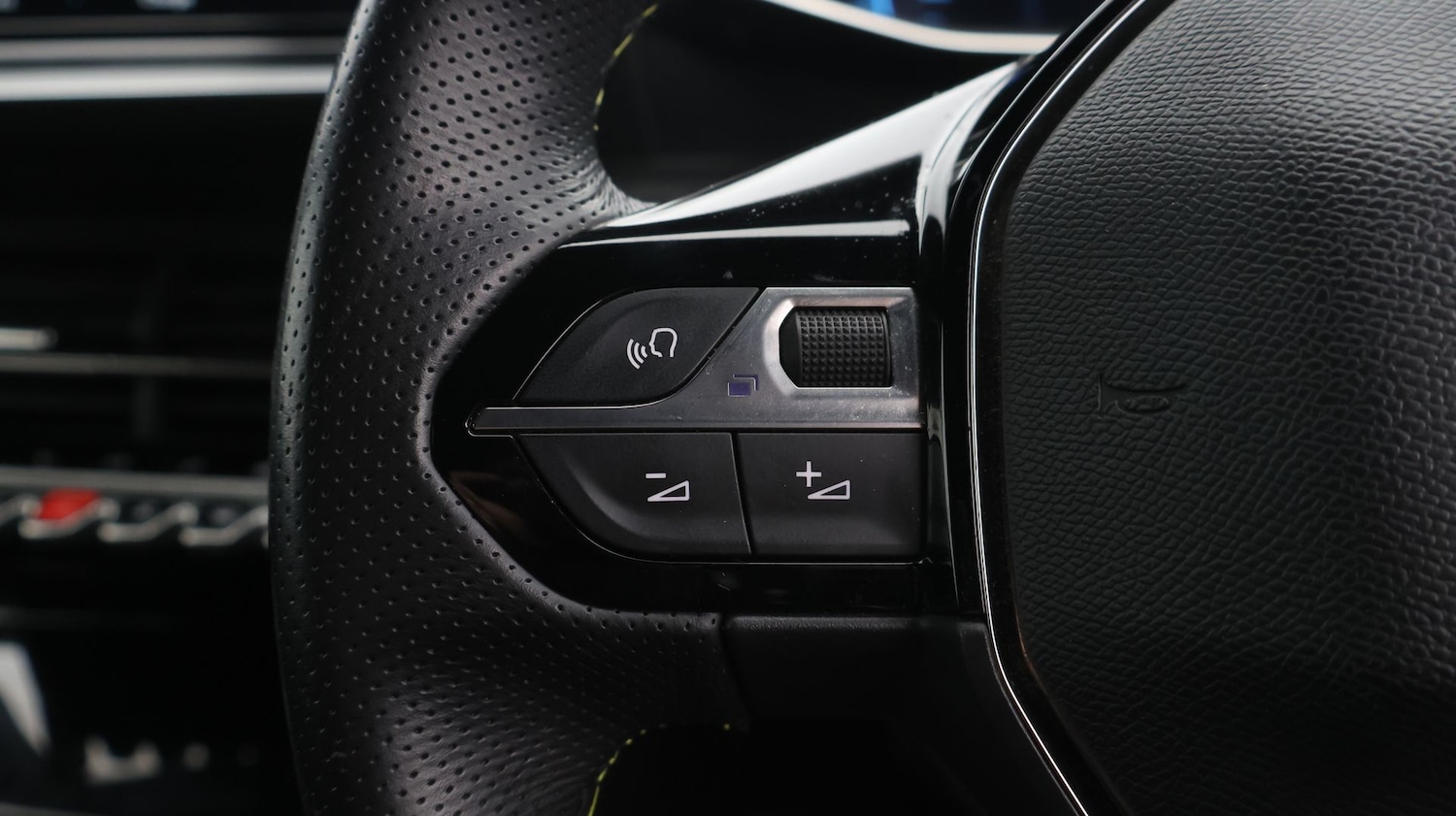 Used Peugeot E-208 2022 for sale - 77749708: Photo 26