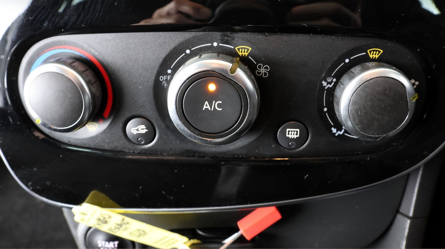 Used Renault Clio 2018 for sale - 77436273: Photo 12