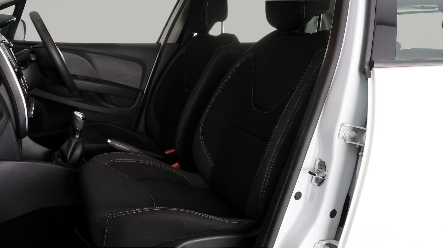 Used Renault Clio 2018 for sale - 77436273: Photo 14