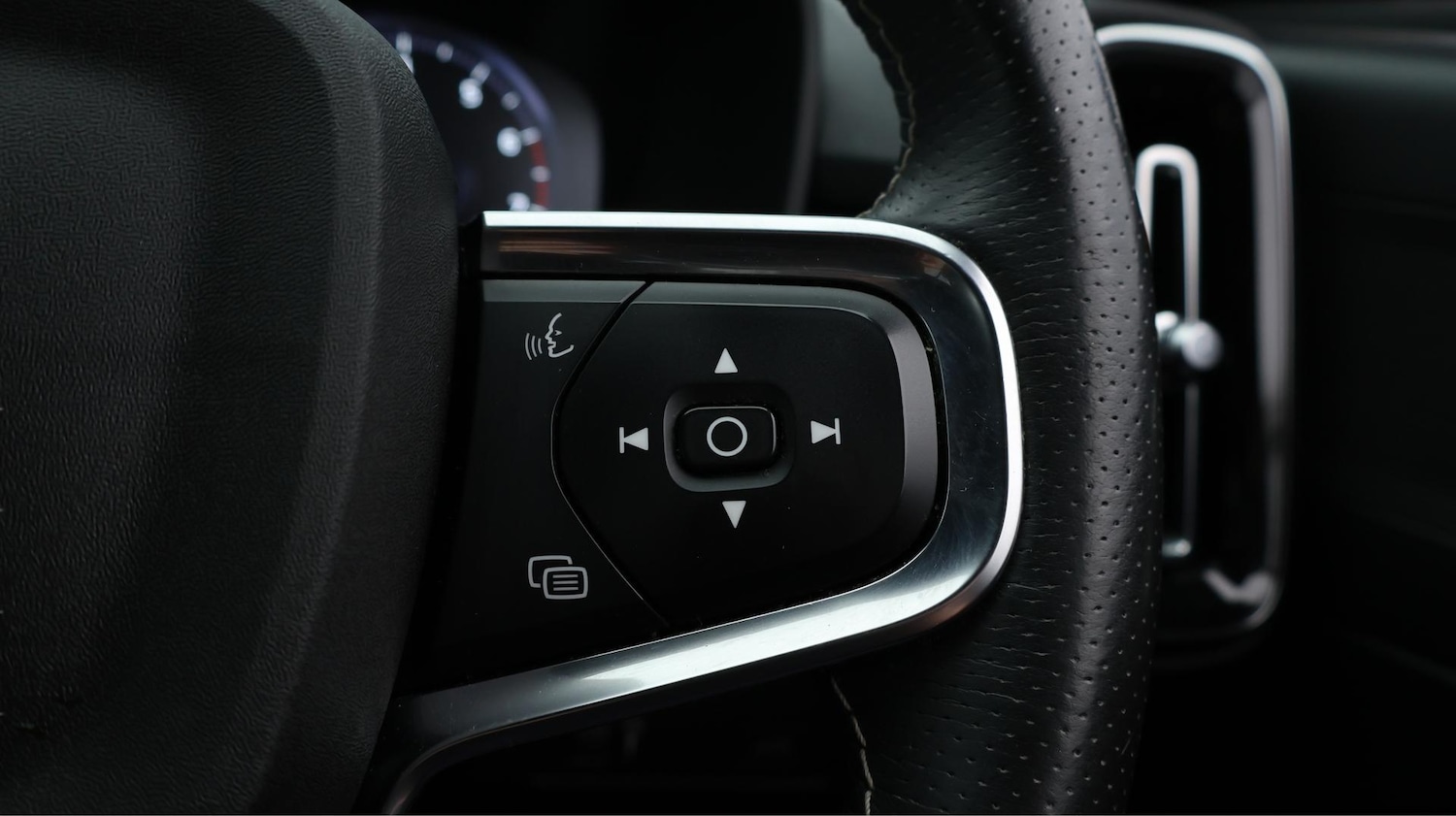 Used Volvo XC40 2020 for sale - 76072501: Photo 24