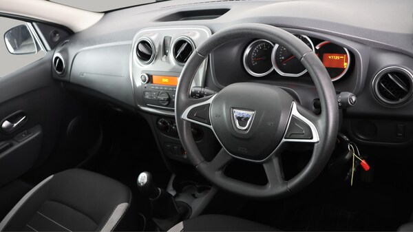 Used Dacia Sandero Stepway 2017 for sale - 76337189: Photo 10