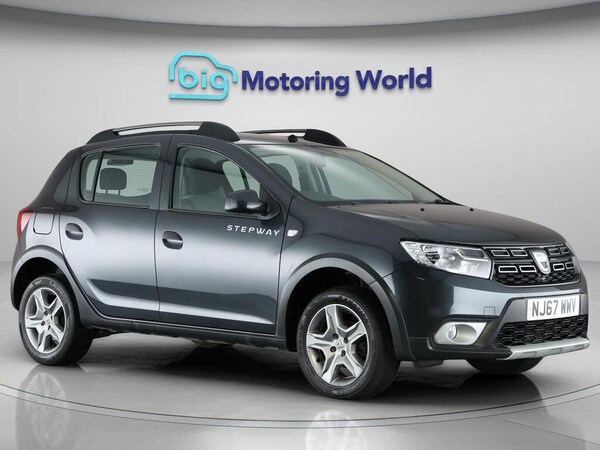 Used Dacia Sandero Stepway 2017 for sale - 76337189: Photo 1