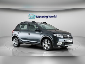 Used Dacia Sandero Stepway 2017 for sale - 76337189: Photo 2