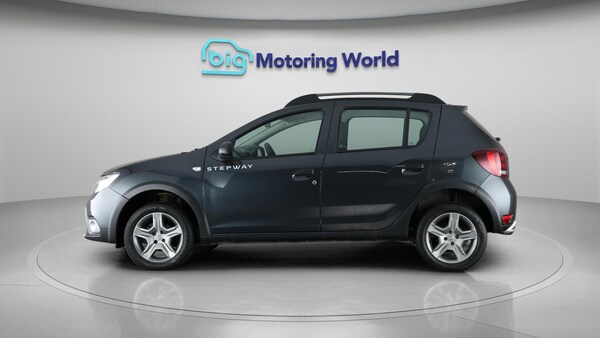 Used Dacia Sandero Stepway 2017 for sale - 76337189: Photo 5