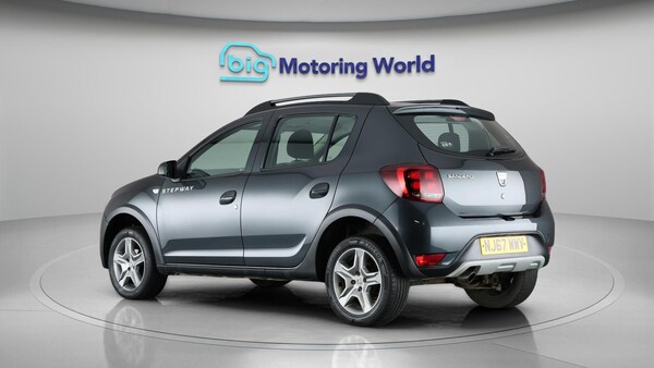 Used Dacia Sandero Stepway 2017 for sale - 76337189: Photo 6
