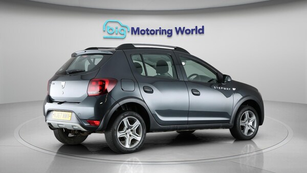 Used Dacia Sandero Stepway 2017 for sale - 76337189: Photo 8