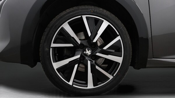 Used Peugeot 208 2023 for sale - 75990258: Photo 19