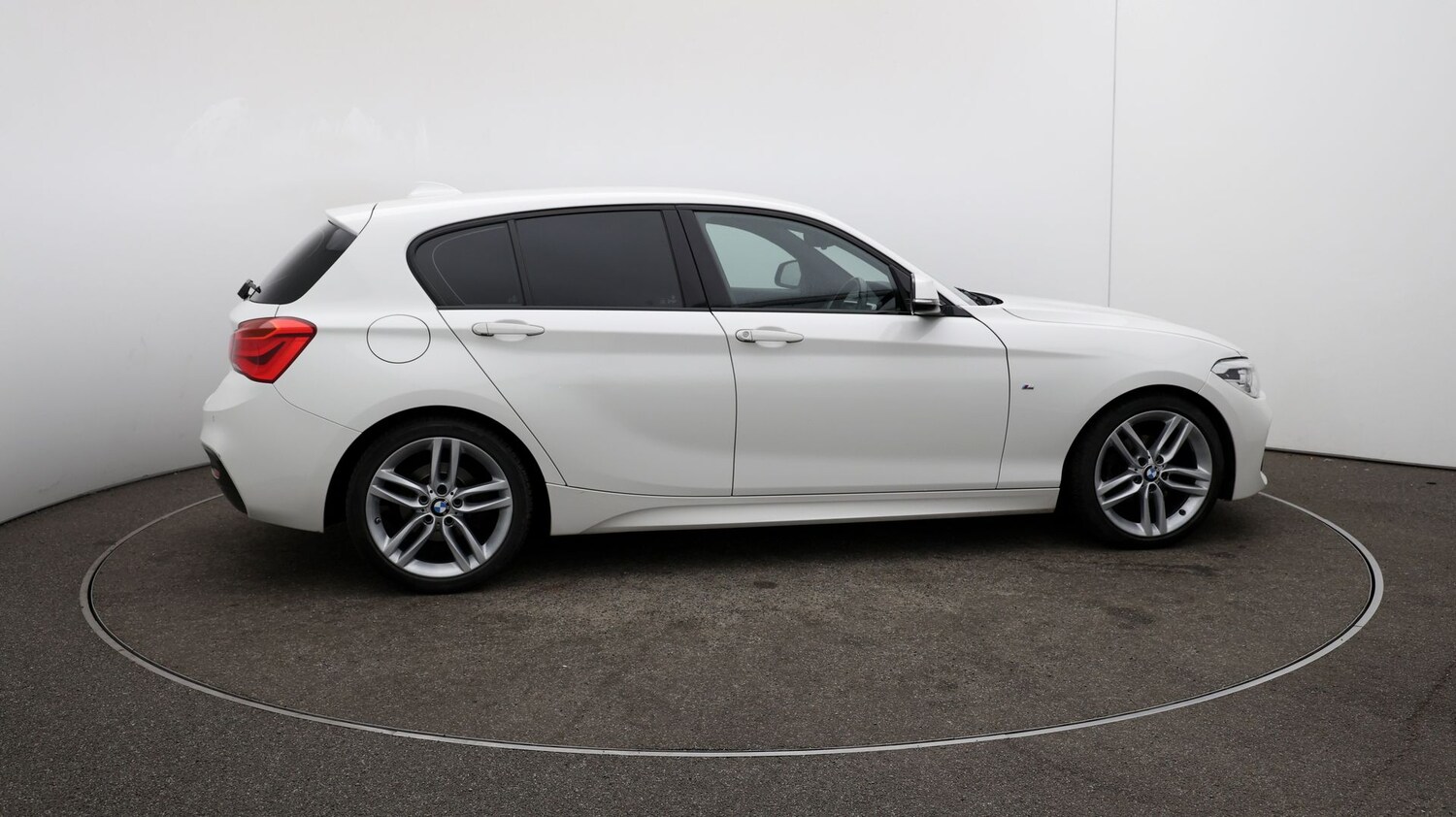 Used BMW 1 Series 2019 for sale - 76815301: Photo 42
