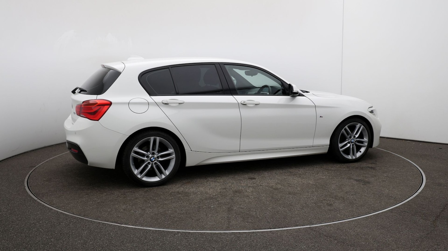 Used BMW 1 Series 2019 for sale - 76815301: Photo 43