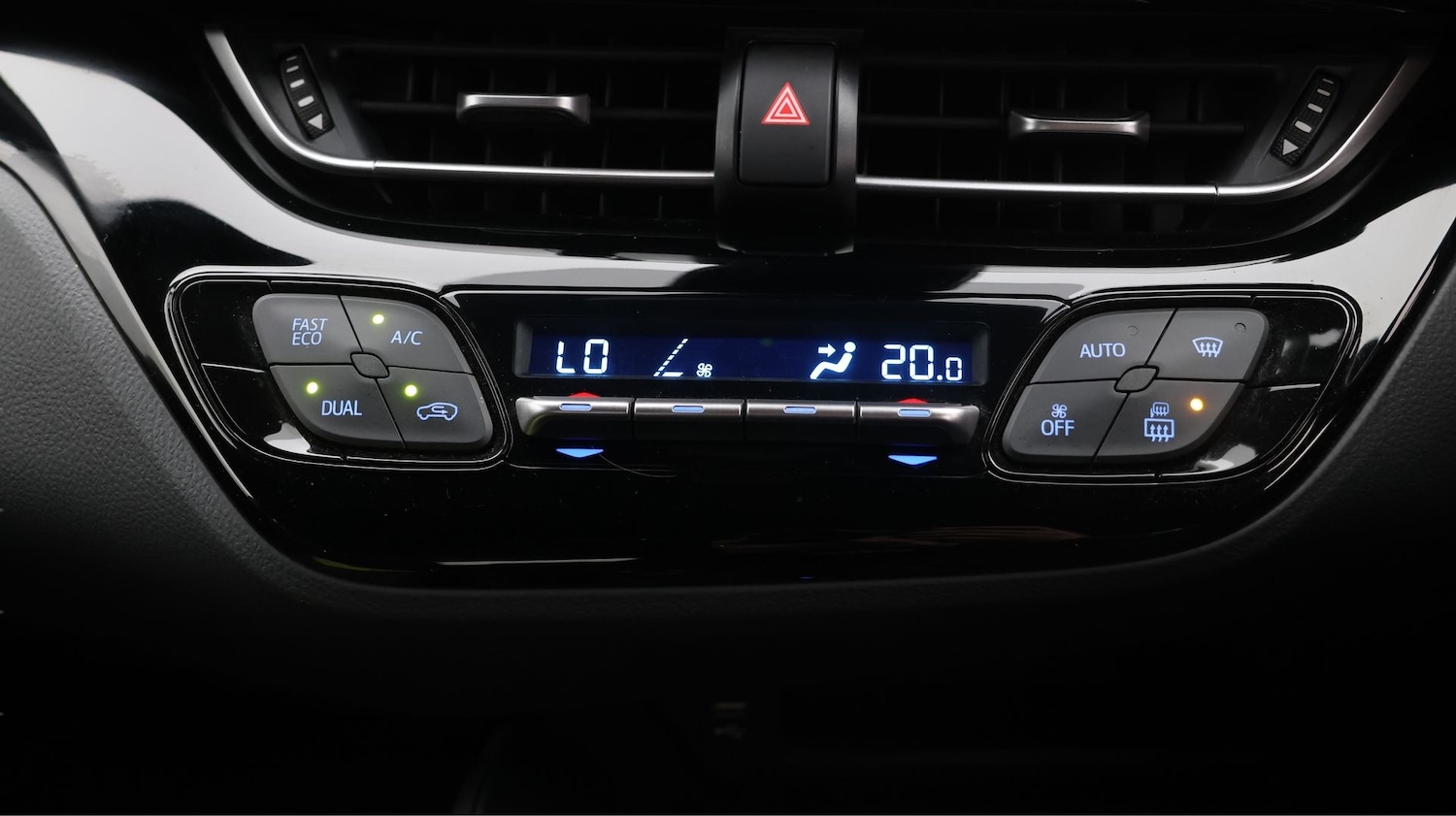 Used Toyota C-HR 2023 for sale - 77610314: Photo 12