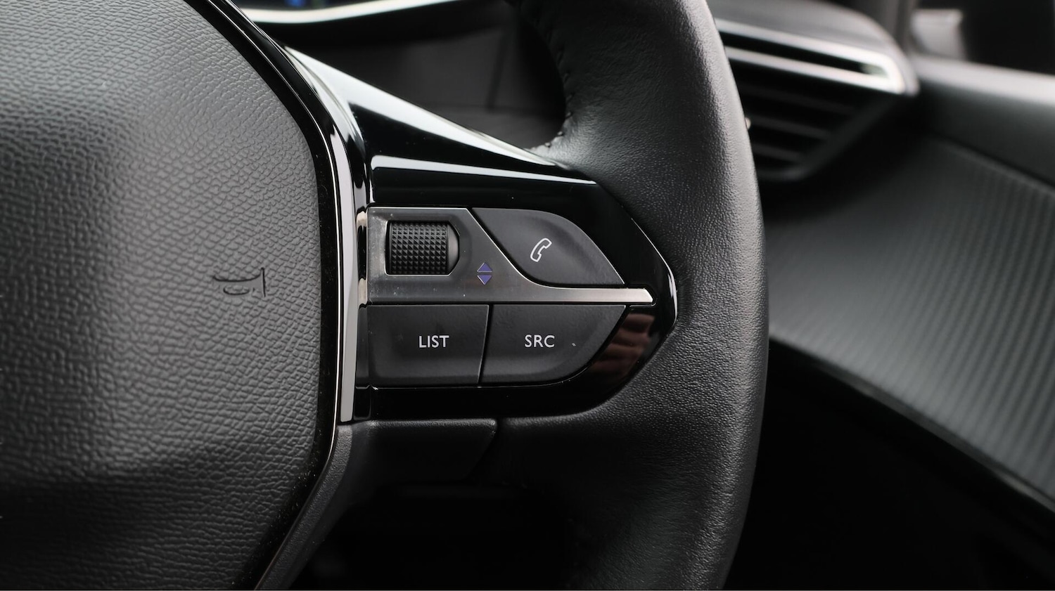 Used Peugeot E-208 2023 for sale - 76645884: Photo 25